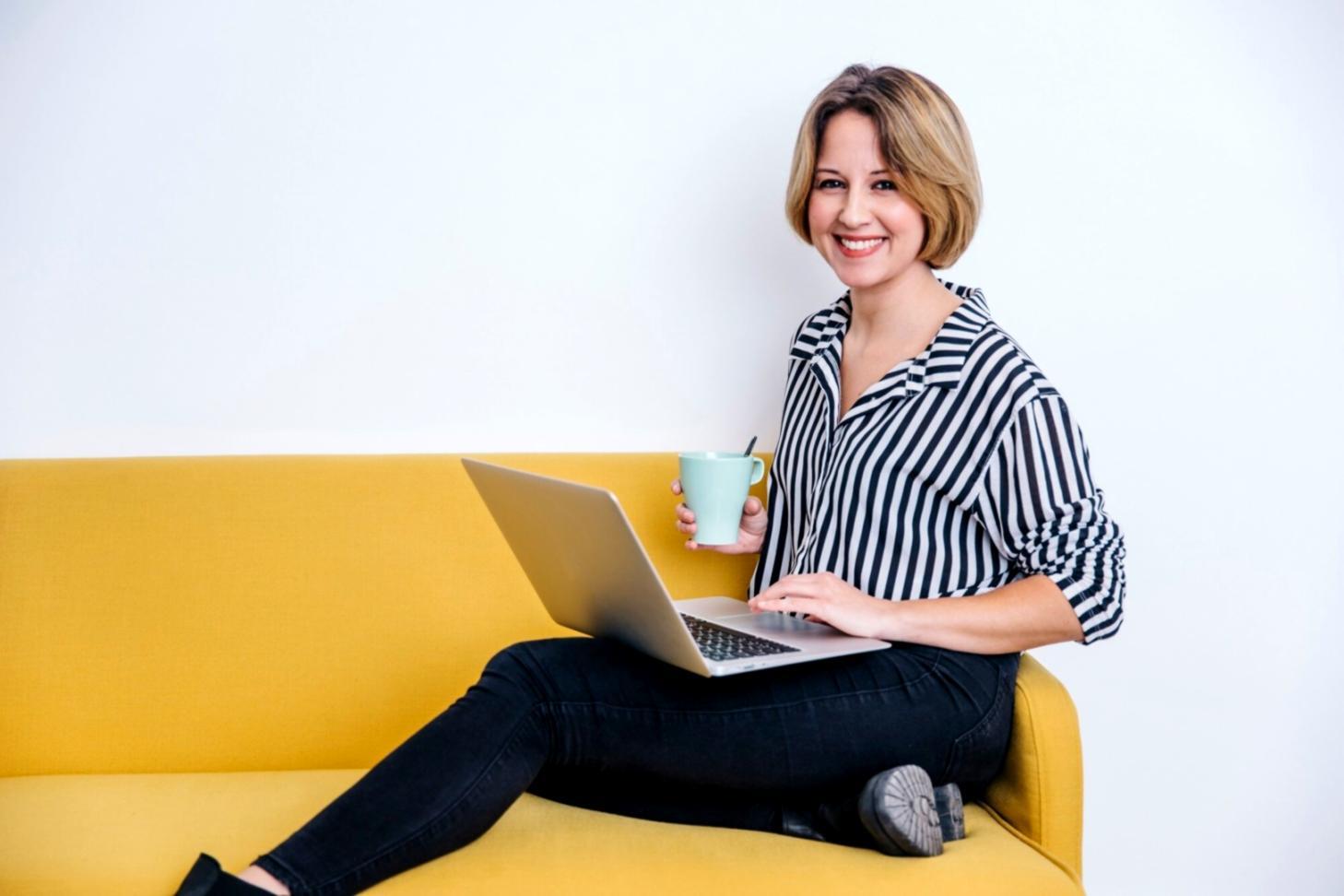 Salle de formation avec participants attentifs